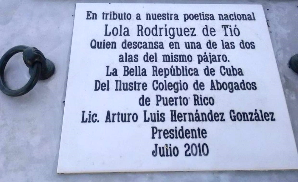 Lola Rodríguez de Tió’s tomb in Colón, Havana, Cuba. (Photo Credit: Nicanor Bobé Acevedo)
