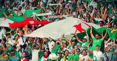 Algerian soccer fans