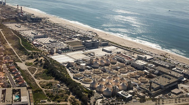 The Hyperion Water Reclamation Plant on Santa Monica Bay in Los Angeles is an example of a coastal wastewater treatment operation that could potentially recover energy from the mixing of seawater and treated effluent. Credit Doc Searls / Flickr