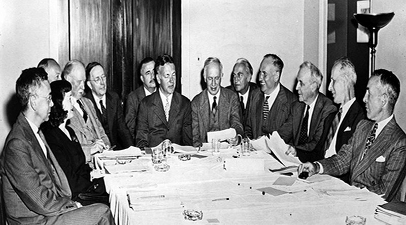 The Hutchins Commission, chaired by Robert Hutchins. Credit: University of Chicago Photographic Archive, apf1–05439, Special Collections Research Center, University of Chicago Library.