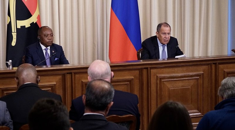 Russian Foreign Minister Sergey Lavrov and his Angolan counterpart Manuel Domingos Augusto