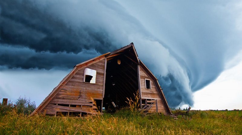 Tornado behind barn. Credit University of Tennessee.