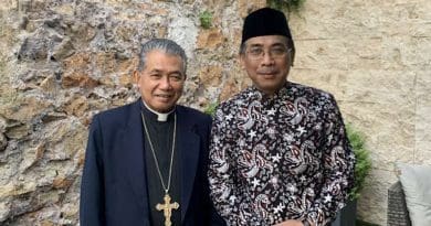 Sheikh Yahya Cholil Staquf with Archbishop Agustinus Agus of Pontianak. Credit: Courtney Grogan/CNA