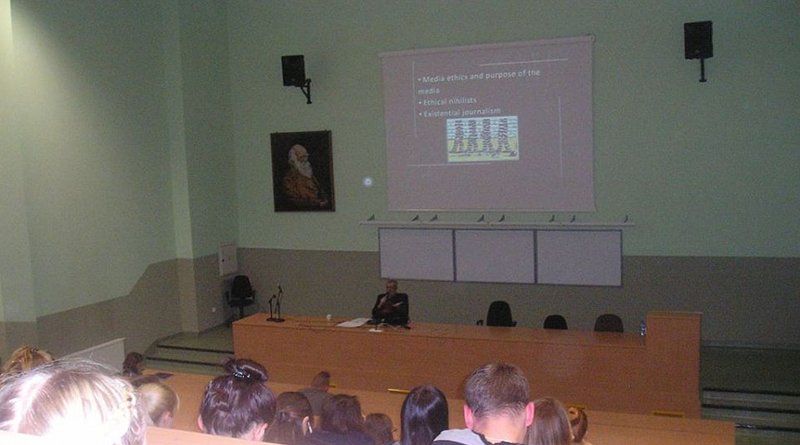 Lecture of Prof. Sabahudin Hadžialić (Freedom and misuse of freedom in media) at University Nicolaus Copernicus, Torun, Poland on 19.10.2016 – copyright@SH – Info: http://www.diogenpro.com/freedom-and-misuse-of-freedom-in-media.html
