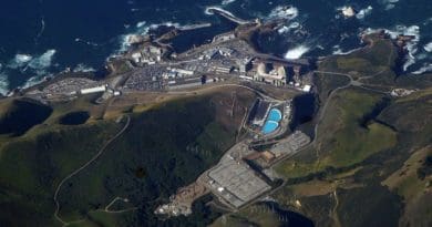 California's Diablo Nuclear Canyon Power Plant. Photo Credit: Doc Searls, Wikipedia Commons.