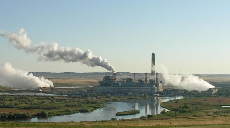 The Dave Johnson coal-fired power plant in central Wyoming. Credit Wikimedia Commons CC 2.0 Generic Goebel