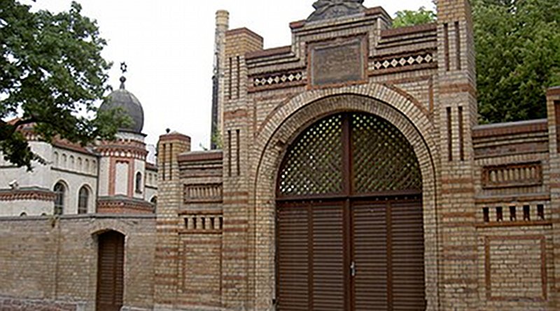 Entrance to the synagogue of Halle, Germany. Photo Credit: Allexkoch, Wikipedia Commons.