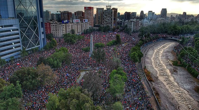 Protests in Chile. Photo Credit: Hugo Morales, Wikipedia Commons