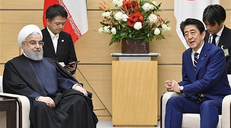 Iranian President Hassan Rouhani and Japanese Prime Minister Shinzo Abe. Photo Credit: Tasnim News Agency