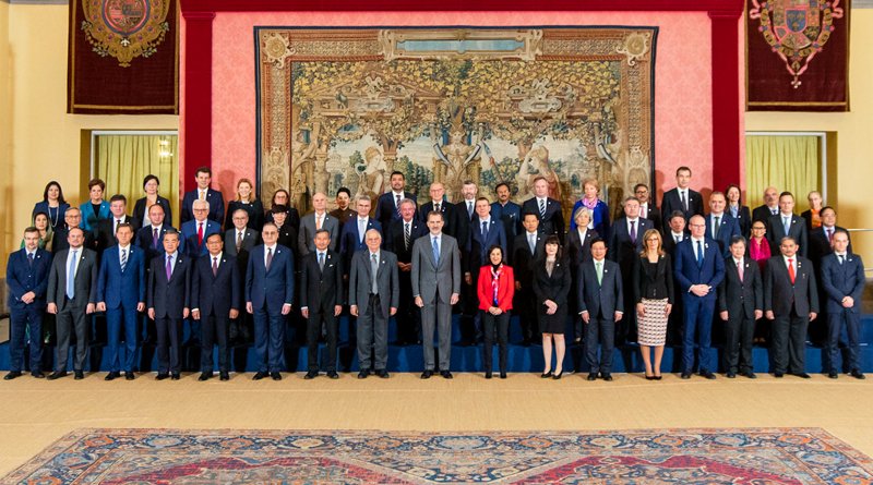 Family Photo of ASEM Foreign Ministers with His Majesty King Felipe of Spain [Photo credit: Ministry of Foreign Affairs]