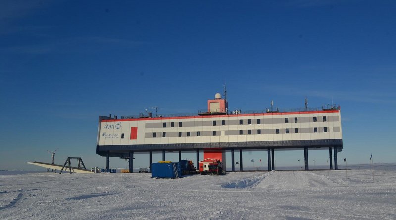 The Alfred Wegener Institute's Neumeyer-Station III in Antarctica. CREDIT Photo: Stahn/Charité