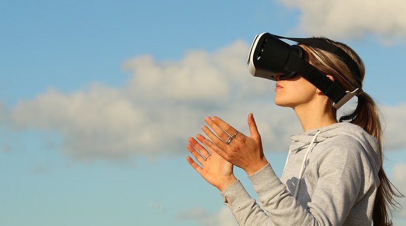 virtual reality gaming clouds