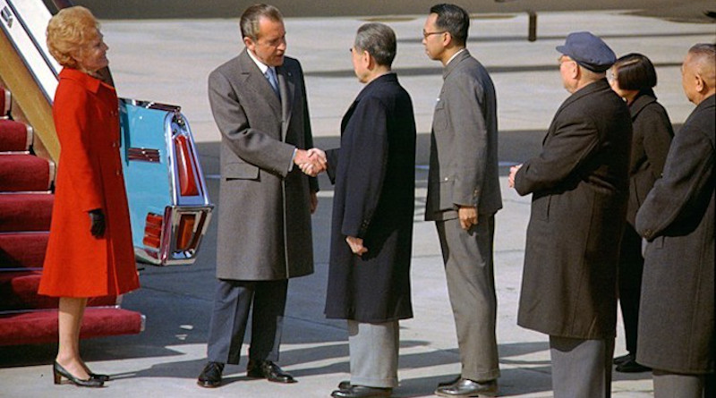 U.S. President Nixon shakes hands with Chinese Premier Zhou Enlai. Source: Wikimedia Commons