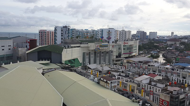 Balikpapan, Borneo. Photo Credit: Consigliere Ivan, Wikipedia Commons
