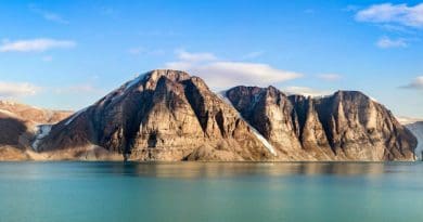 University of British Columbia geologists studying rock samples from Baffin Island find lost fragment of continent. Photo: istock.