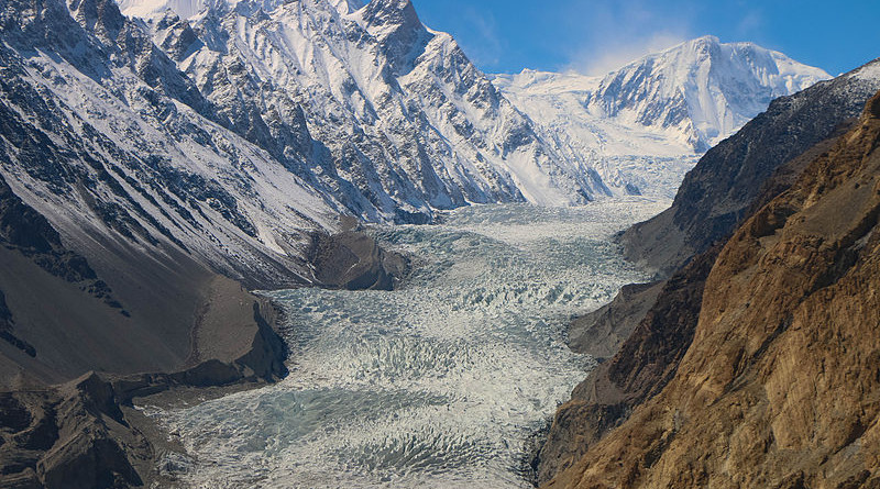 The Passu Glacier in Pakistan. Photo Credit: Akbar Khan Niazi, Wikipedia Commons