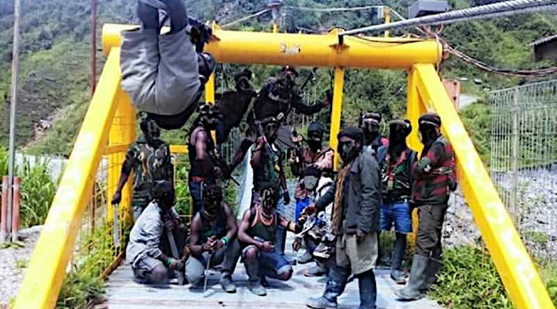 Papuan rebels pose for a photograph in an undisclosed location in Papua in this file image. An armed rebel group has claimed responsibility for an attack on gold and copper mining firm Freeport Indonesia in Papua on March 30, killing a New Zealand national and injuring two Indonesians. (Photo from Facebook of West Papua National Liberation Army)