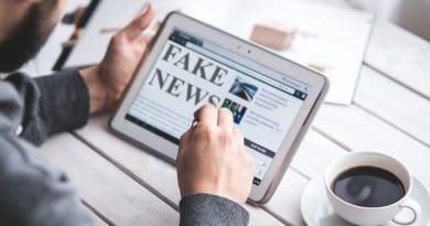 Fake News Hoax Press Computer Reading