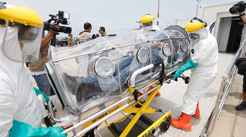 Extreme biosafety measures are being adopted worldwide to protect health workers assisting patients with coronavirus. Copyright: Ministry of Health (Minsa), Peru / Flickr