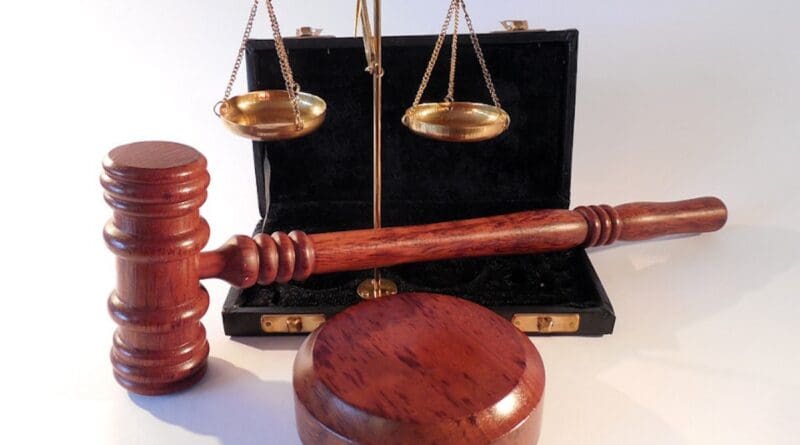 Hammer Horizontal Court Justice Right Law