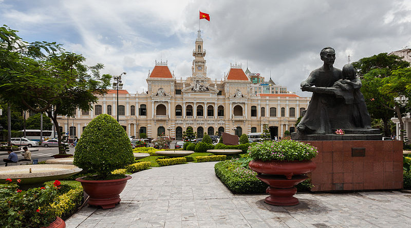 Hồ Chí Minh statue in Vietnam. Photo Credit: Diego Delso, Wikipedia Commons