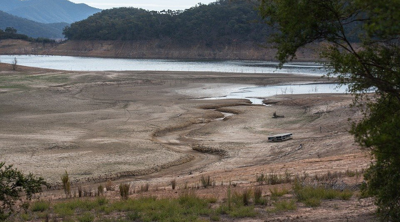 Lake River Drought Barren Irrigation Dry Landscape Nature