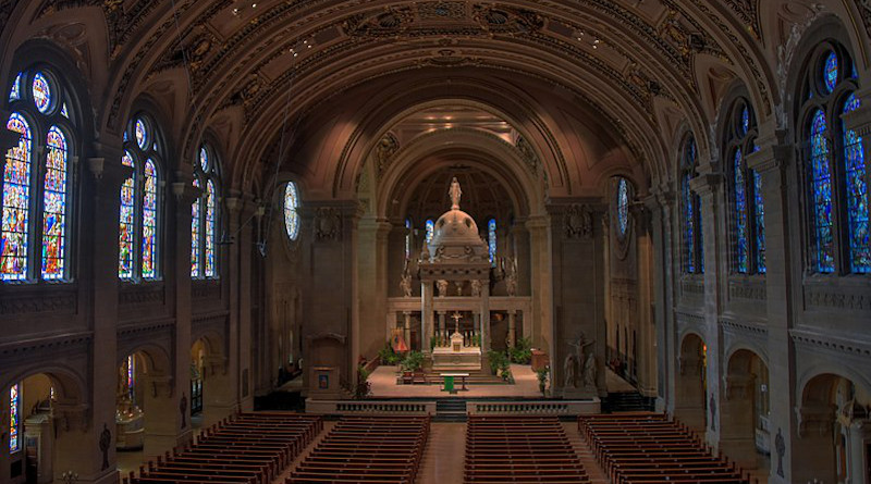 Interior of the Basilica of Saint Mary, Minneapolis, Minnesota. Photo Credit: August Schwerdfeger, Wikipedia Commons