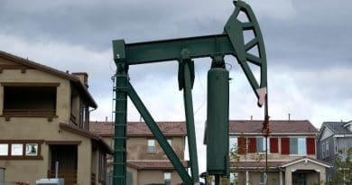A pumpjack operating a well in the Signal Hill neighborhood in Los Angeles County, California. In the San Joaquin Valley, where pumpjacks are also in close proximity to houses, researchers found living near oil and gas development is a risk factor for spontaneous preterm birth. CREDIT: Photo credit: David Gonzalez