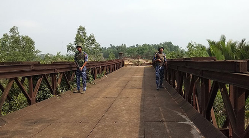 Soldiers patrol border in Myanmar. Photo Credit: DMG