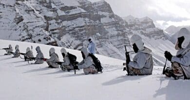 india soldiers himalayas