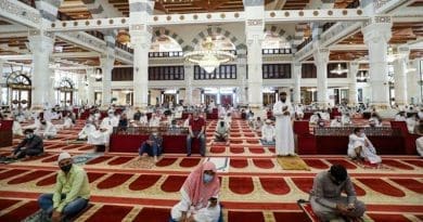Worshippers perform Friday prayers in mosques in Makkah for the first time on June 26, 2020 after a coronavirus curfew was lifted earlier this week. (SPA)