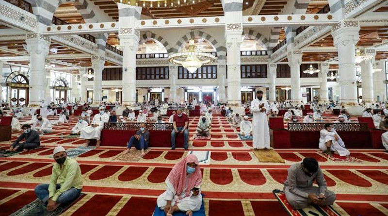 Worshippers perform Friday prayers in mosques in Makkah for the first time on June 26, 2020 after a coronavirus curfew was lifted earlier this week. (SPA)
