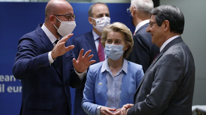 Council President Charles Michel (L) talks with fellow EU leader Ursula von der Leyen (C) and Cypriot President Nicos Anastasiades. [Photo: European Council]