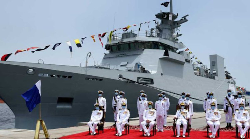 Chief of the Naval Staff Admiral Zafar Mahmood Abbasi in a group photo with crew members of Pakistan Navy Ship Yarmook after induction ceremony at PN Dockyard,Karachi. Photo Credit: Pakistan Navy