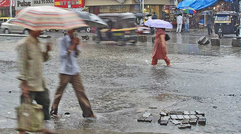 Monsoon showers and flooding in Mumbai, India. Photo Credit: PlaneMad, Wikipedia Commons