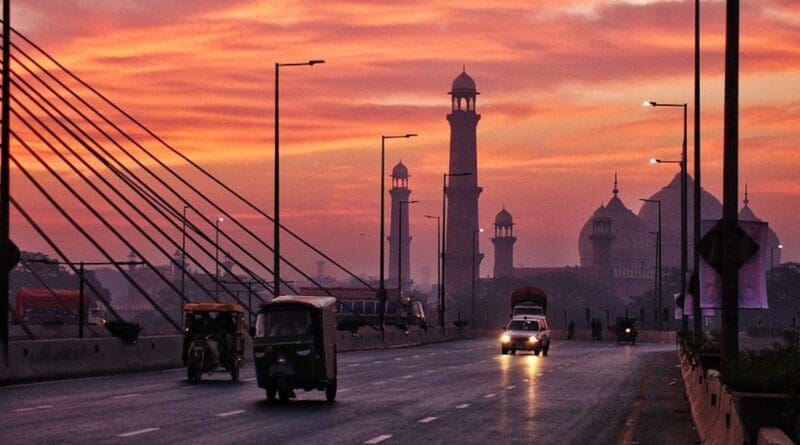 Badshahi mosque Lahore Pakistan Sun Punjab Mughal