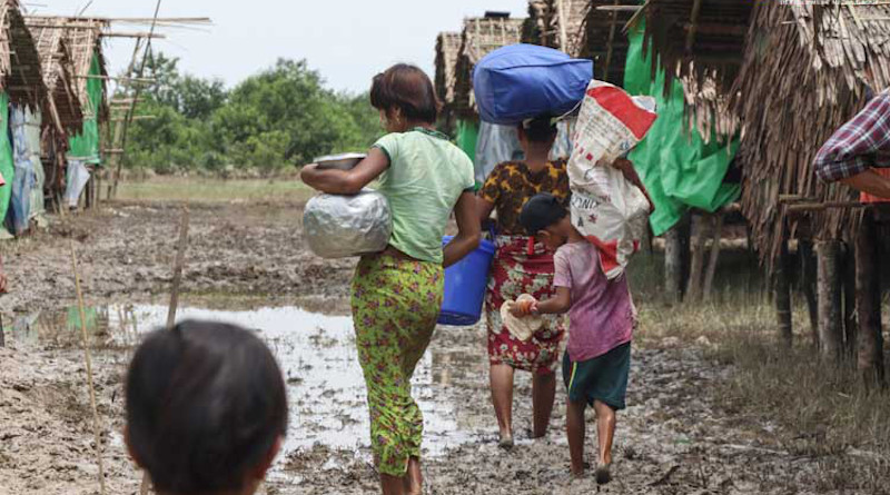 Internally displaced people (IDPs) sheltering at Tin Nyo camp in Arakan State’s Mrauk-U Township, Myanmar. Photo Credit: DMG
