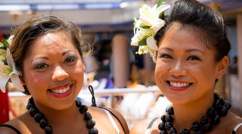 women hawaiian