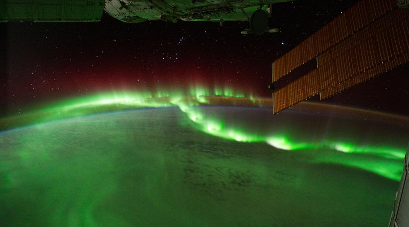 Auroral beads seen from the International Space Station, Sept. 17, 2011 (Frame ID: ISS029-E-6012). CREDIT: NASA