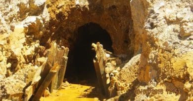 Entrance to Gold King Mine from EPA site management web site. This is the adit known as Gold King 7 Level. Photo Credit: EPA, Wikimedia Commons