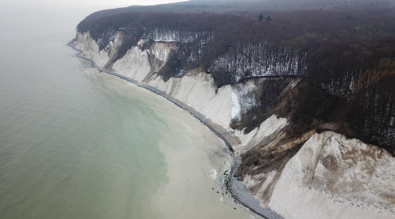 The chalk cliff of Jasmund at the coast of Rügen. CREDIT photo: Kristen Cook, GFZ