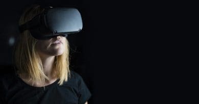 Woman Virtual Reality Women Women In Technology Technology
