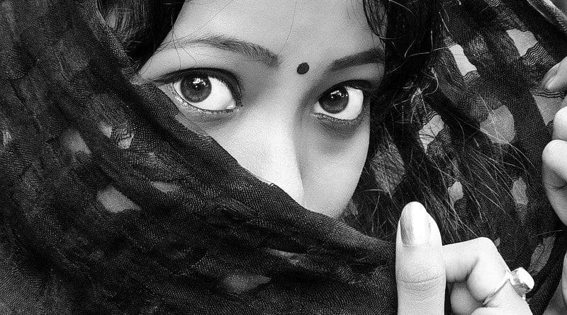 Black Eyes Girl India Indian Lady Headscarf