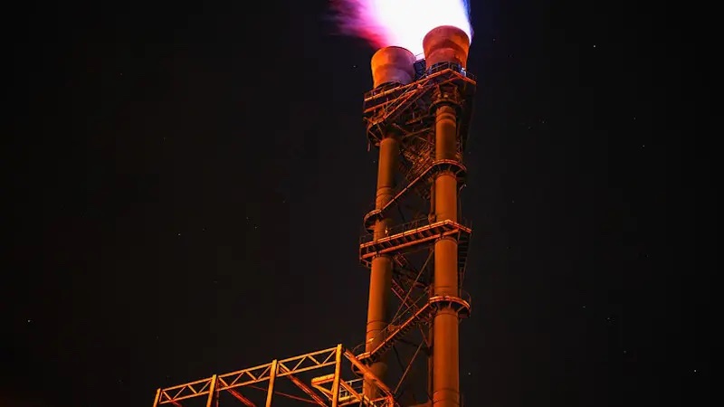 gas oil refinery flare
