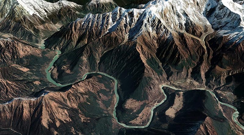 The Yarlung snaking its way in between the lofty peaks of Namcha Barwa (R) and Gyala Peri (L) | Source: Google Earth