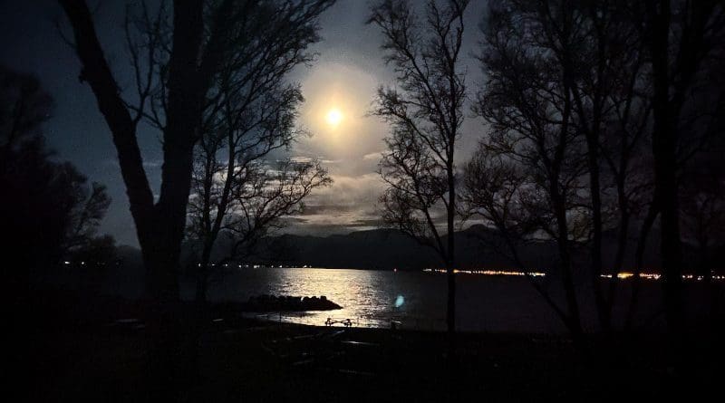 Full moon in Tromsø, Norway. Photo: Maja Sojtaric