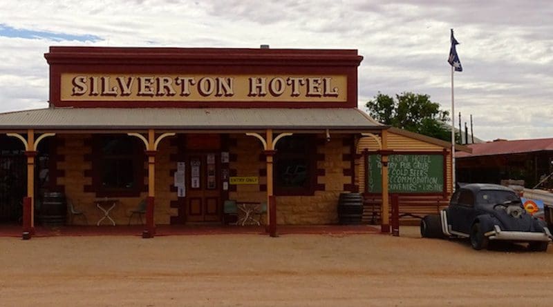 Silverton Hotel by Kalinga Seneviratne | IDN-INPS