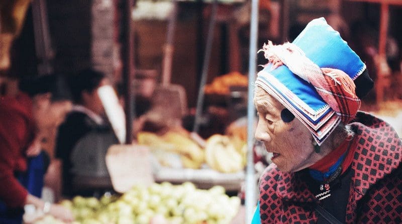 China Elderly Woman Market Seller