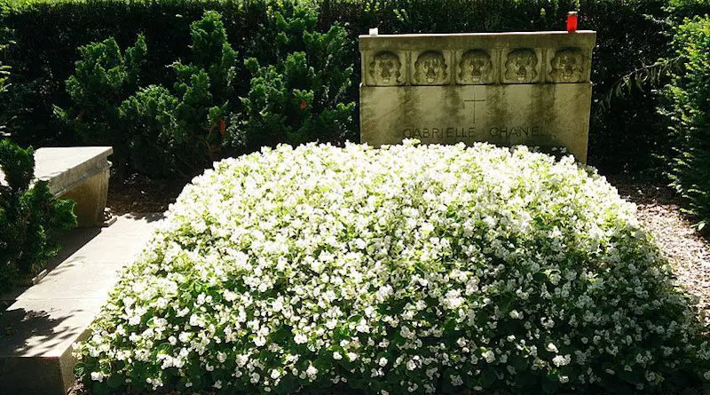 Grave of Gabrielle "Coco" Chanel, Bois-de-Vaux cemetery in Lausanne (Switzerland). Photo Credit: Srousset, Wikimedia Commons.