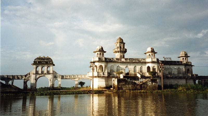 Neermahal Palace is royal palace built by Bir Bikram Kishore Debbarman of the Kingdom of Tripura, India. Photo Credit: Wikipedia Commons